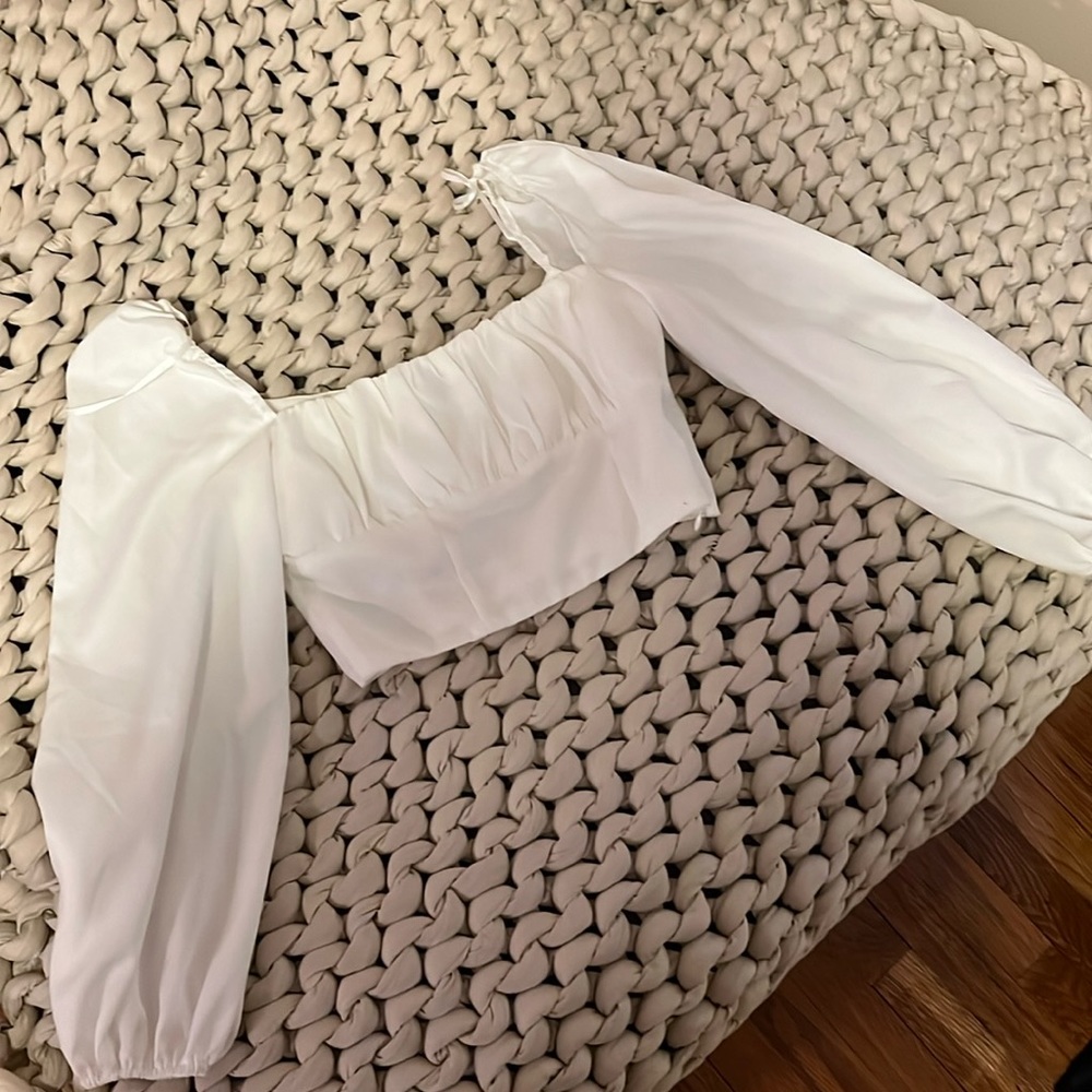Princess Polly White Long Sleeved Crop Top (Size 4)